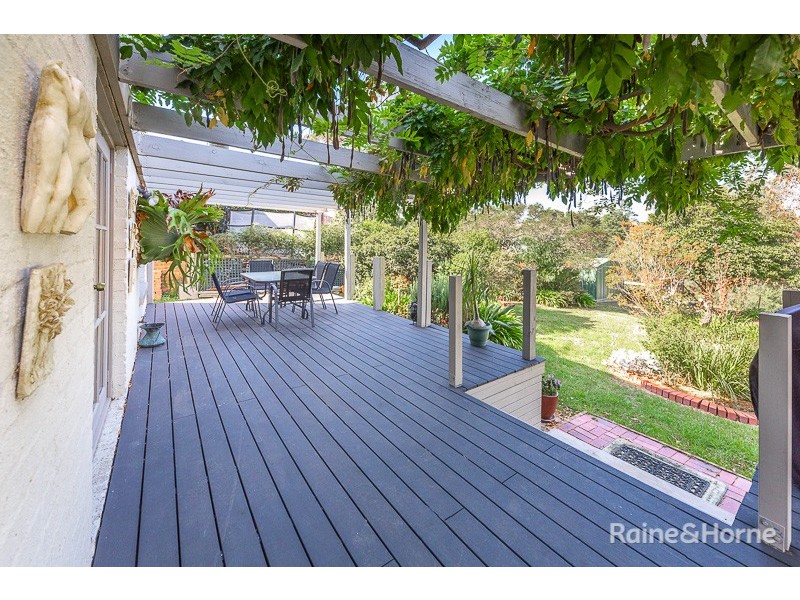 27 Powlett Street, Sunbury VIC 3429