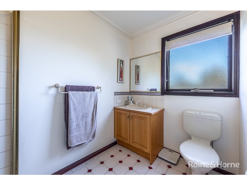 27 Powlett Street, Sunbury VIC 3429