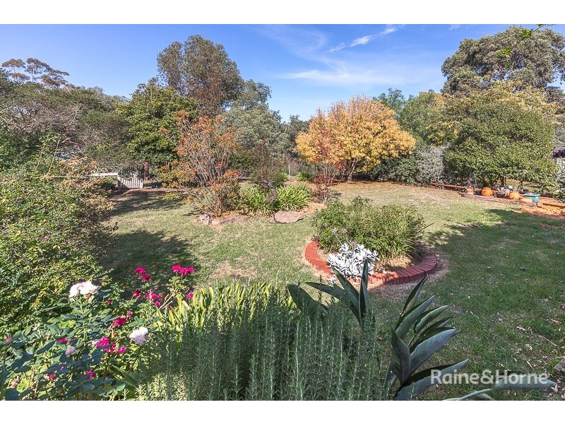 27 Powlett Street, Sunbury VIC 3429