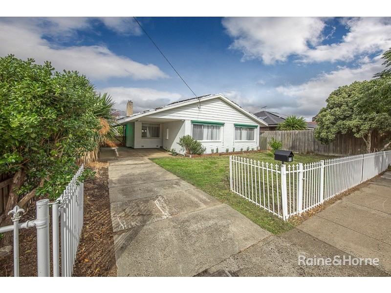 12 Lindsay Avenue, Sunbury VIC 3429