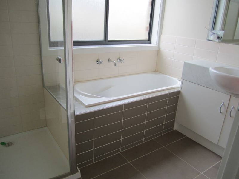 25B LALOR CRESCENT, Sunbury VIC 3429