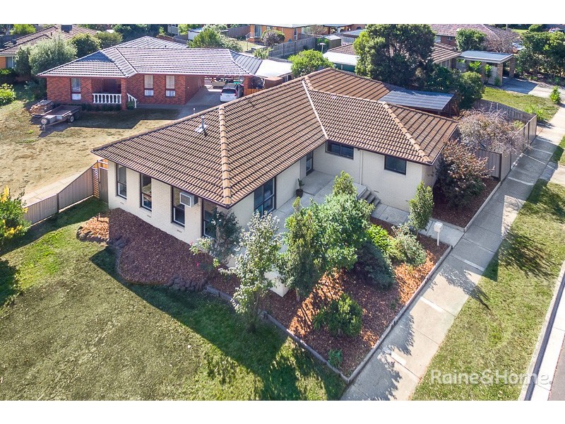 2 Buvelot Place, Sunbury VIC 3429