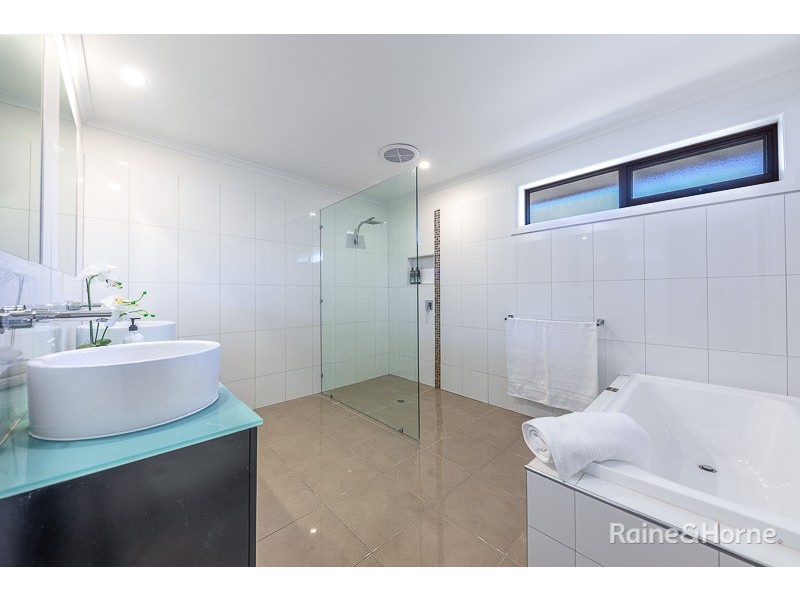 2 Buvelot Place, Sunbury VIC 3429
