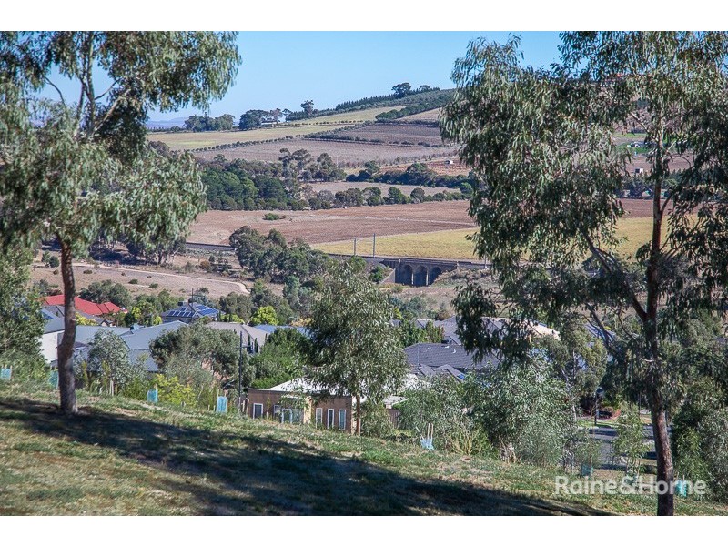 13 The Heights, Sunbury VIC 3429