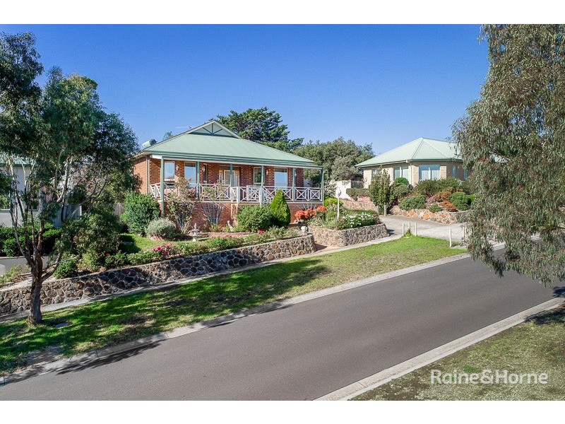 13 The Heights, Sunbury VIC 3429