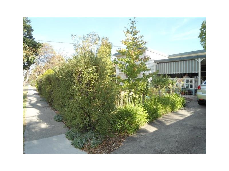 10 Batman Avenue, Sunbury VIC 3429