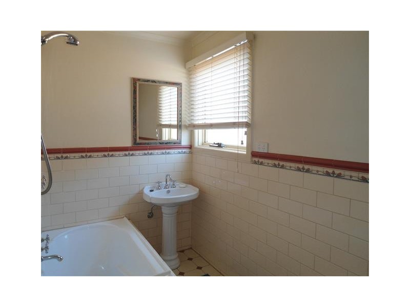 10 Batman Avenue, Sunbury VIC 3429