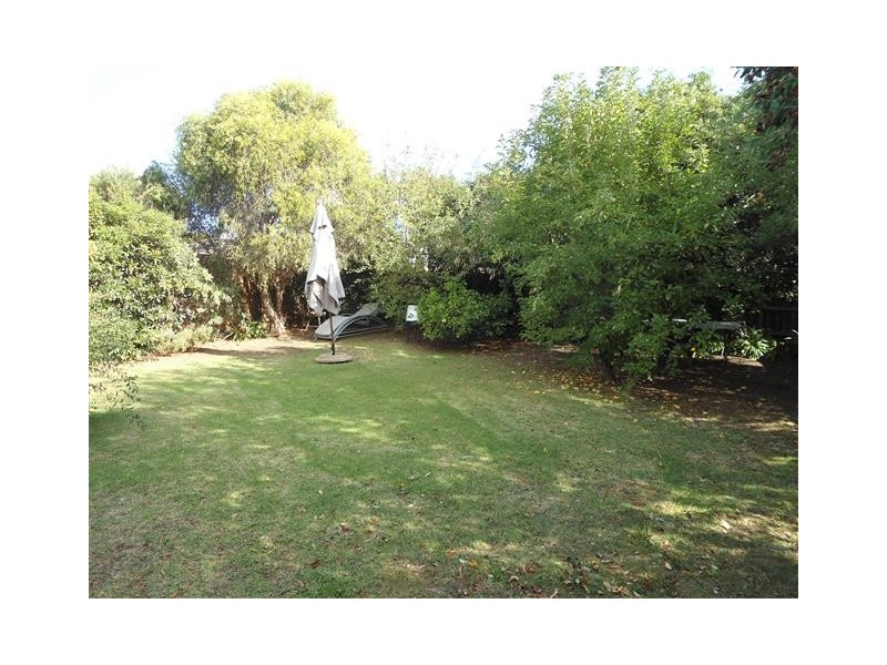 10 Batman Avenue, Sunbury VIC 3429