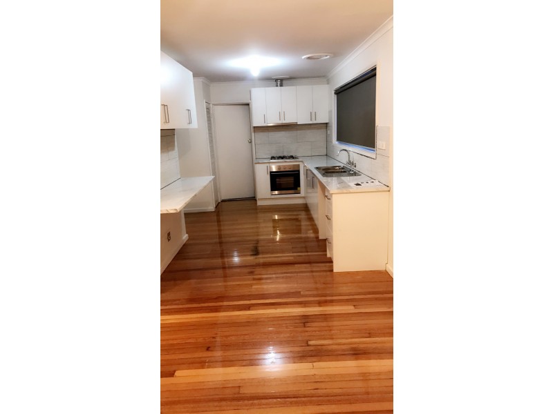 28 Lindsay Avenue, Sunbury VIC 3429