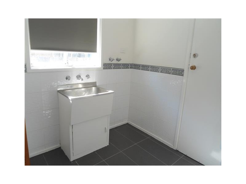 28 Lindsay Avenue, Sunbury VIC 3429