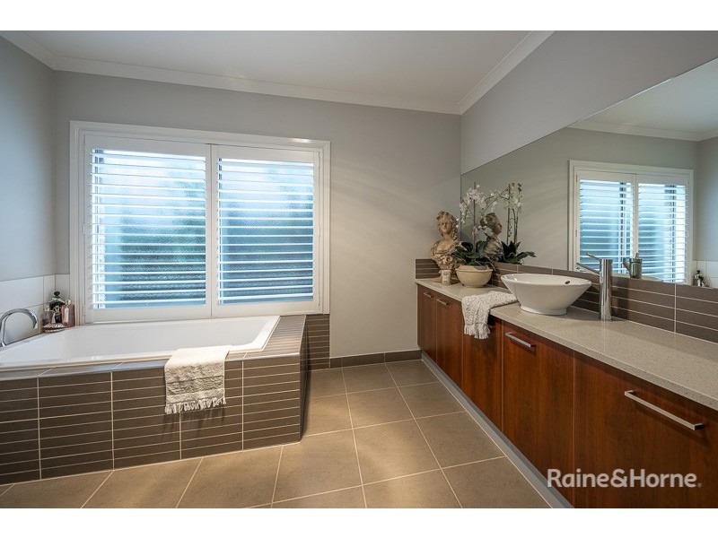 13 Keswick Rise, Sunbury VIC 3429