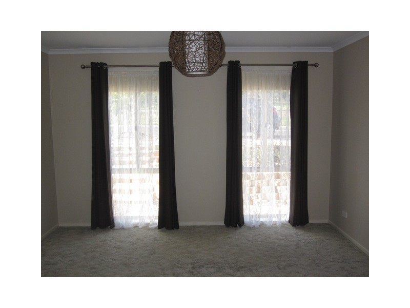 15 GOLFLINKS DRIVE, Sunbury VIC 3429