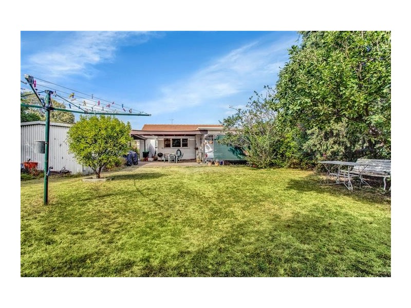 52 Muriel Street, Niddrie VIC 3042