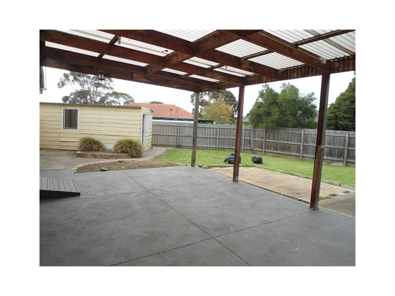 327 Elizabeth Drive, Sunbury VIC 3429