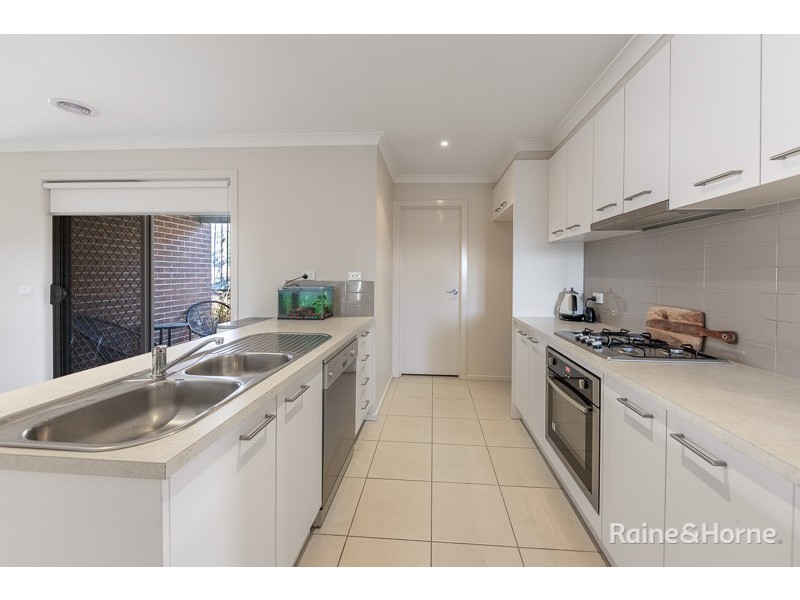 21 Glastonbury Drive, Sunbury VIC 3429