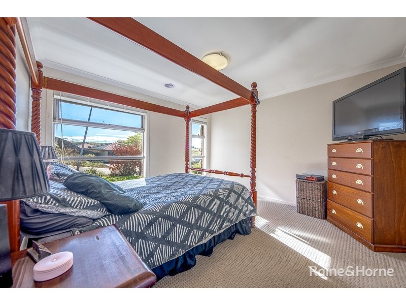 21 Glastonbury Drive, Sunbury VIC 3429