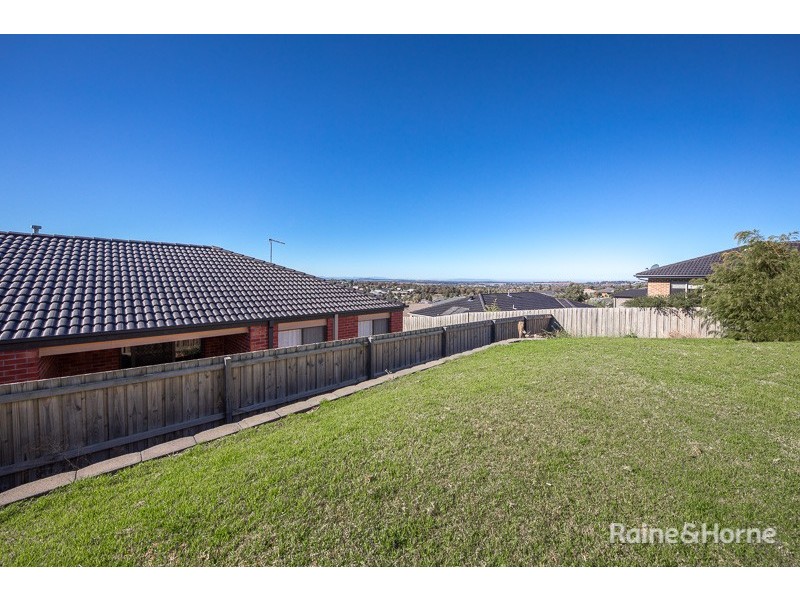 21 Glastonbury Drive, Sunbury VIC 3429