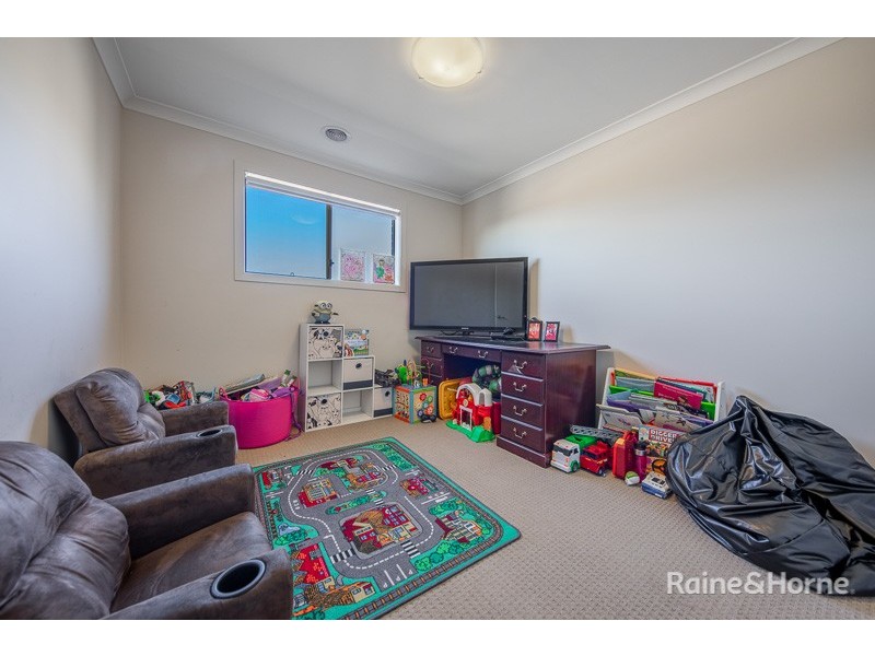 21 Glastonbury Drive, Sunbury VIC 3429