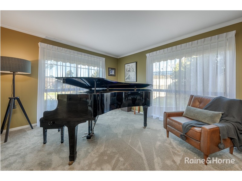 13 Tennyson Court, Sunbury VIC 3429