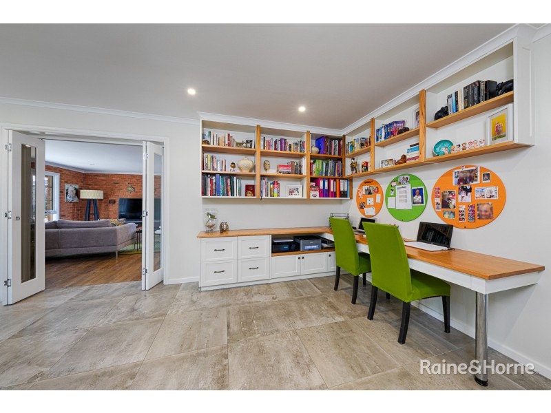 13 Tennyson Court, Sunbury VIC 3429