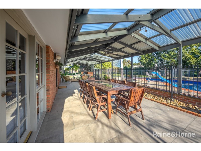 13 Tennyson Court, Sunbury VIC 3429