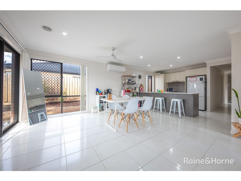 16 Gosse Crescent, Brookfield VIC 3338