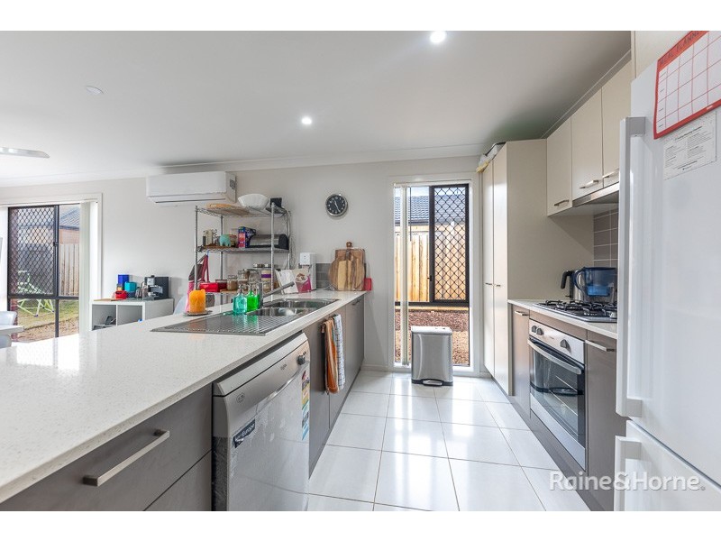 16 Gosse Crescent, Brookfield VIC 3338