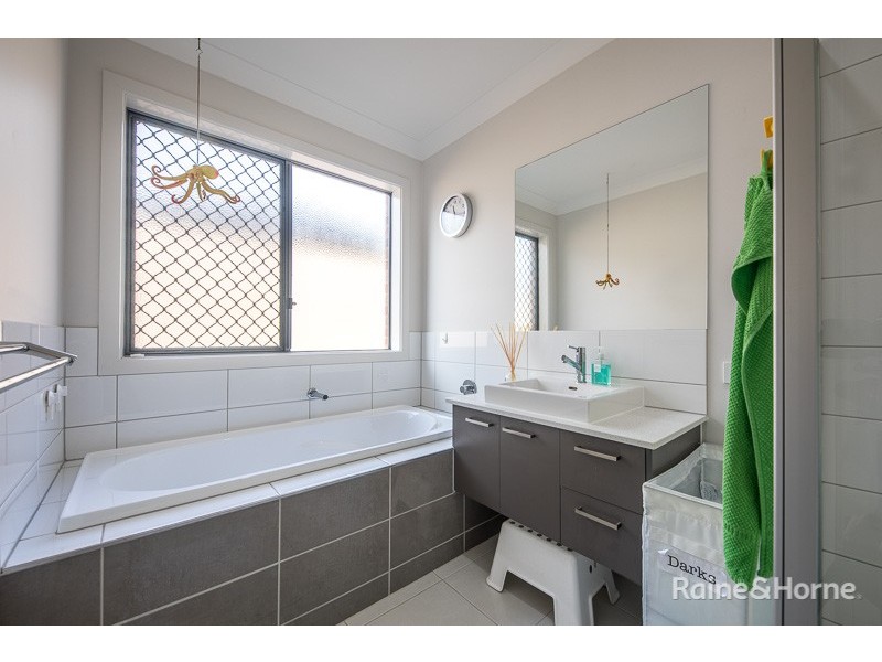 16 Gosse Crescent, Brookfield VIC 3338