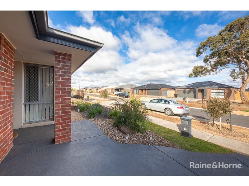 16 Gosse Crescent, Brookfield VIC 3338