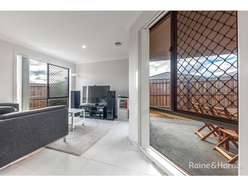 16 Gosse Crescent, Brookfield VIC 3338