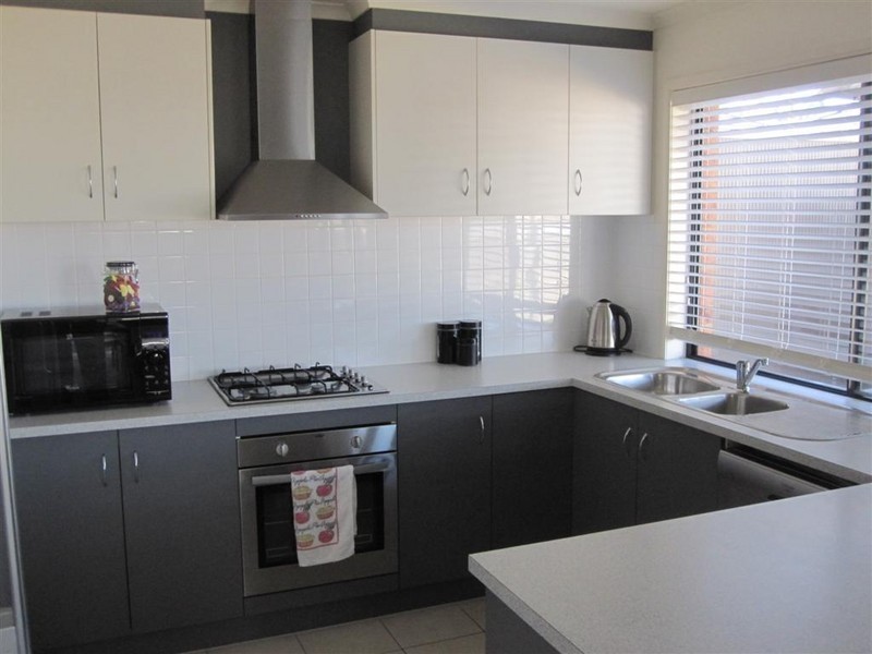 13 WATERSPRITE BOULEVARD, Sunbury VIC 3429