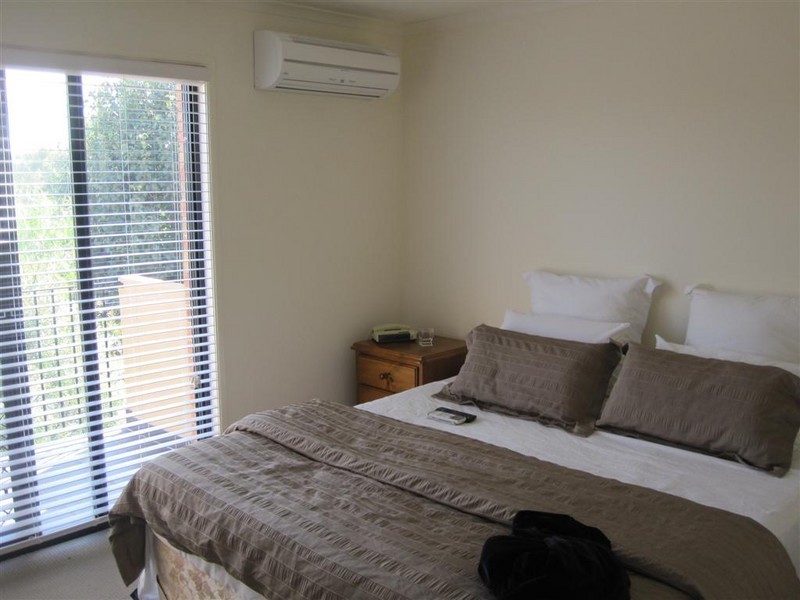 13 WATERSPRITE BOULEVARD, Sunbury VIC 3429