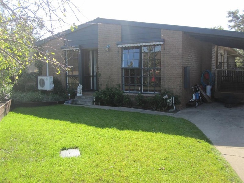 2 LAUREL COURT, Sunbury VIC 3429