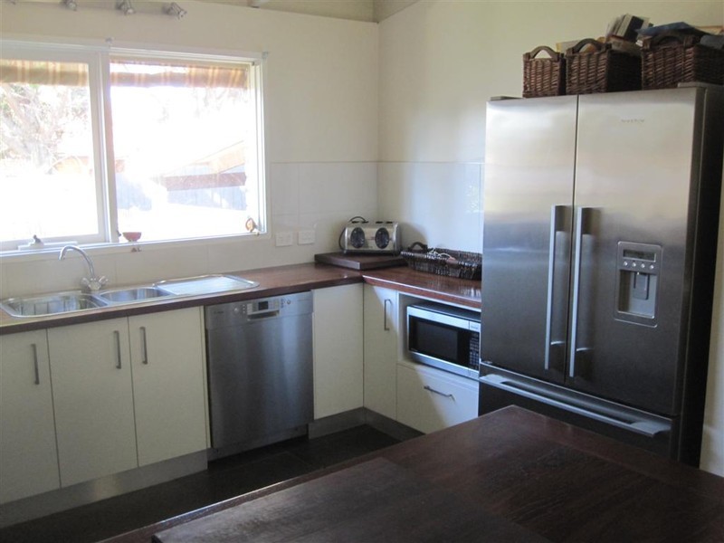 2 LAUREL COURT, Sunbury VIC 3429