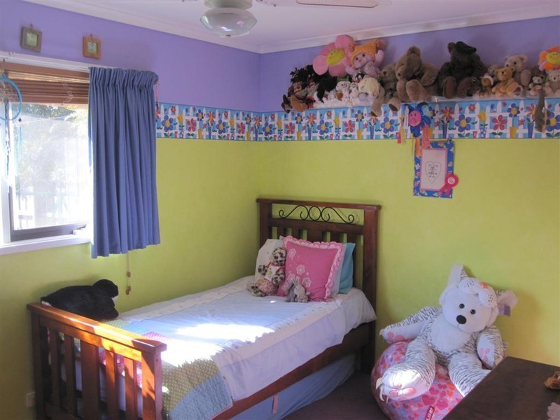 2 LAUREL COURT, Sunbury VIC 3429