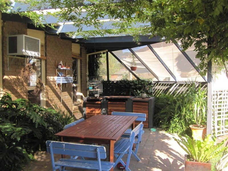 2 LAUREL COURT, Sunbury VIC 3429