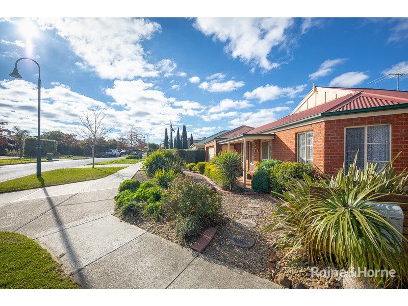 75 Cover drive, Sunbury VIC 3429
