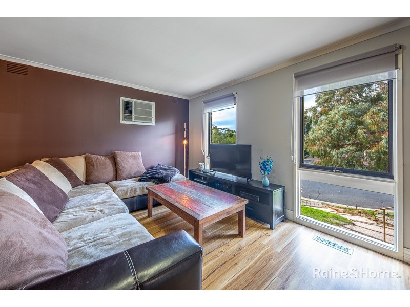 7 Gill Place, Sunbury VIC 3429
