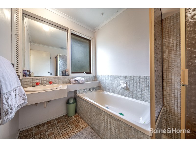 7 Gill Place, Sunbury VIC 3429