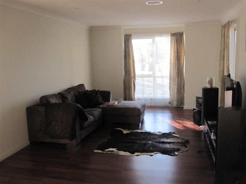 1/141 RESERVOIR ROAD, Sunbury VIC 3429