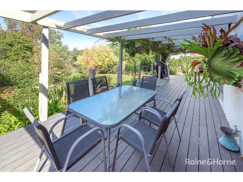 27 Powlett Street, Sunbury VIC 3429