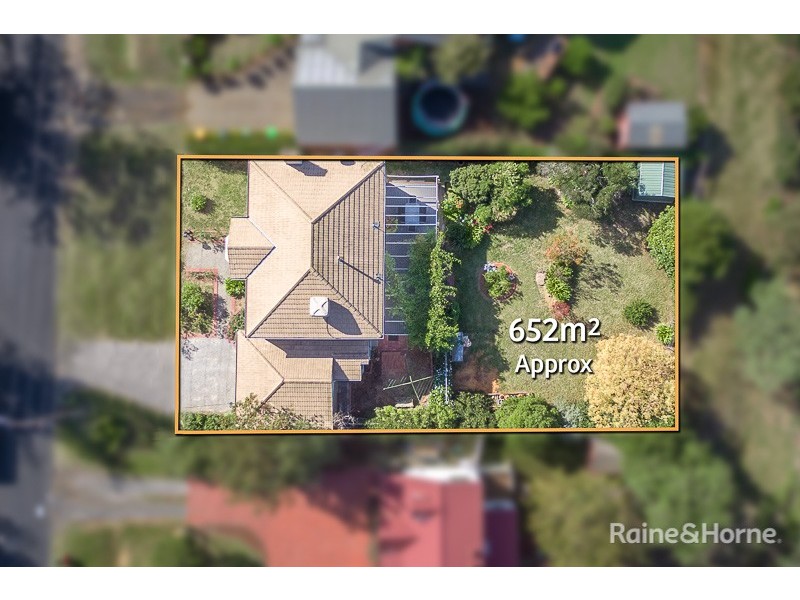 27 Powlett Street, Sunbury VIC 3429