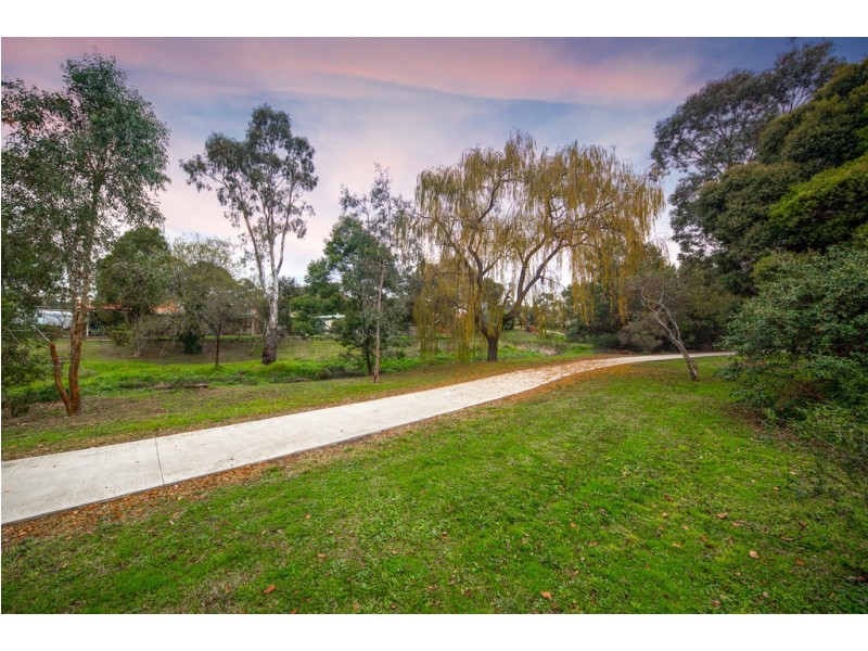 4 O’Malley Court, Sunbury VIC 3429