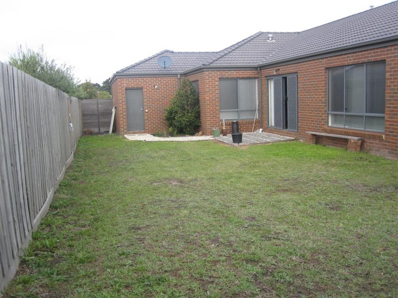 8  SWEEP COURT, Sunbury VIC 3429