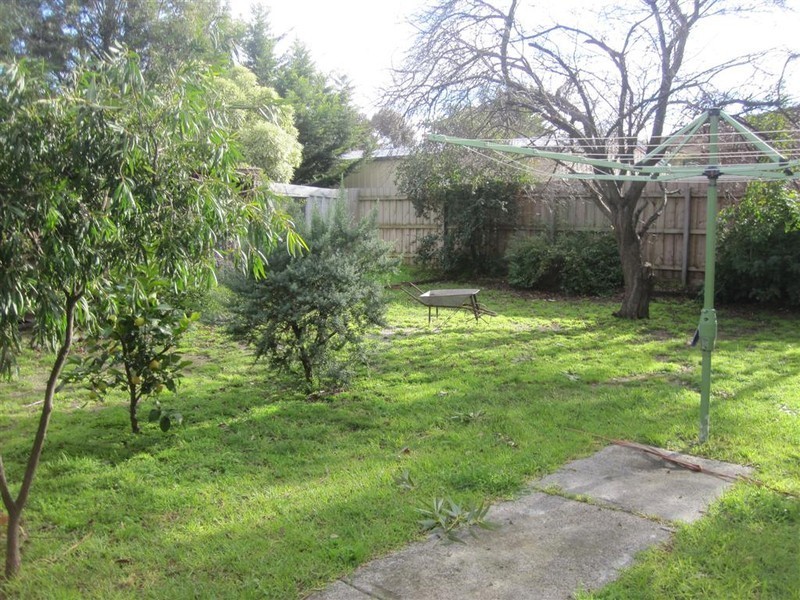 68 KEITH AVENUE, Sunbury VIC 3429