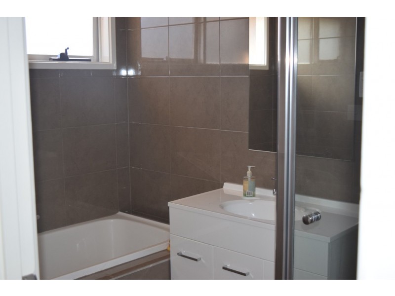 10 Backhaus Avenue, Sunbury VIC 3429