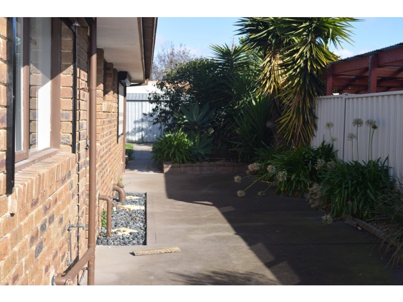 10 Backhaus Avenue, Sunbury VIC 3429