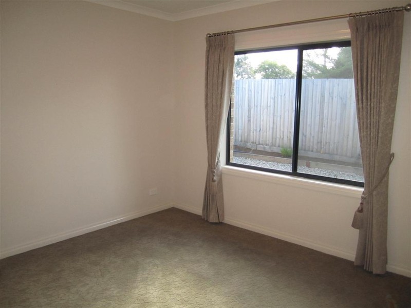 2/24 SUTTON STREET, Riddells Creek VIC 3431