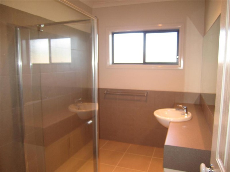 2/24 SUTTON STREET, Riddells Creek VIC 3431