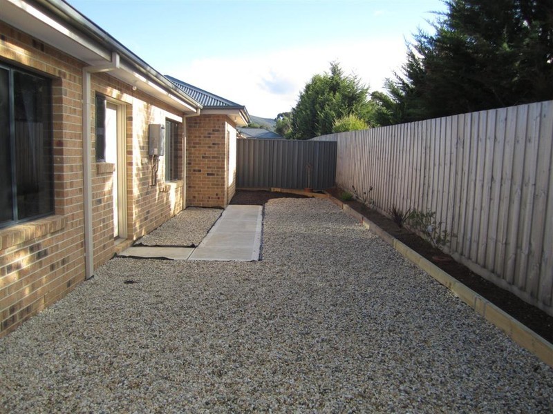 2/24 SUTTON STREET, Riddells Creek VIC 3431